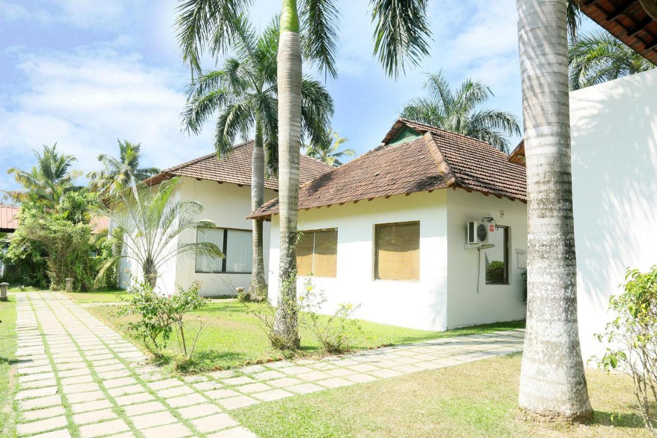 Oyo 26874 Manor Backwater Resort Kumarakom Luaran gambar